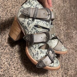 Free Bird Violet Snakeskin Sandals